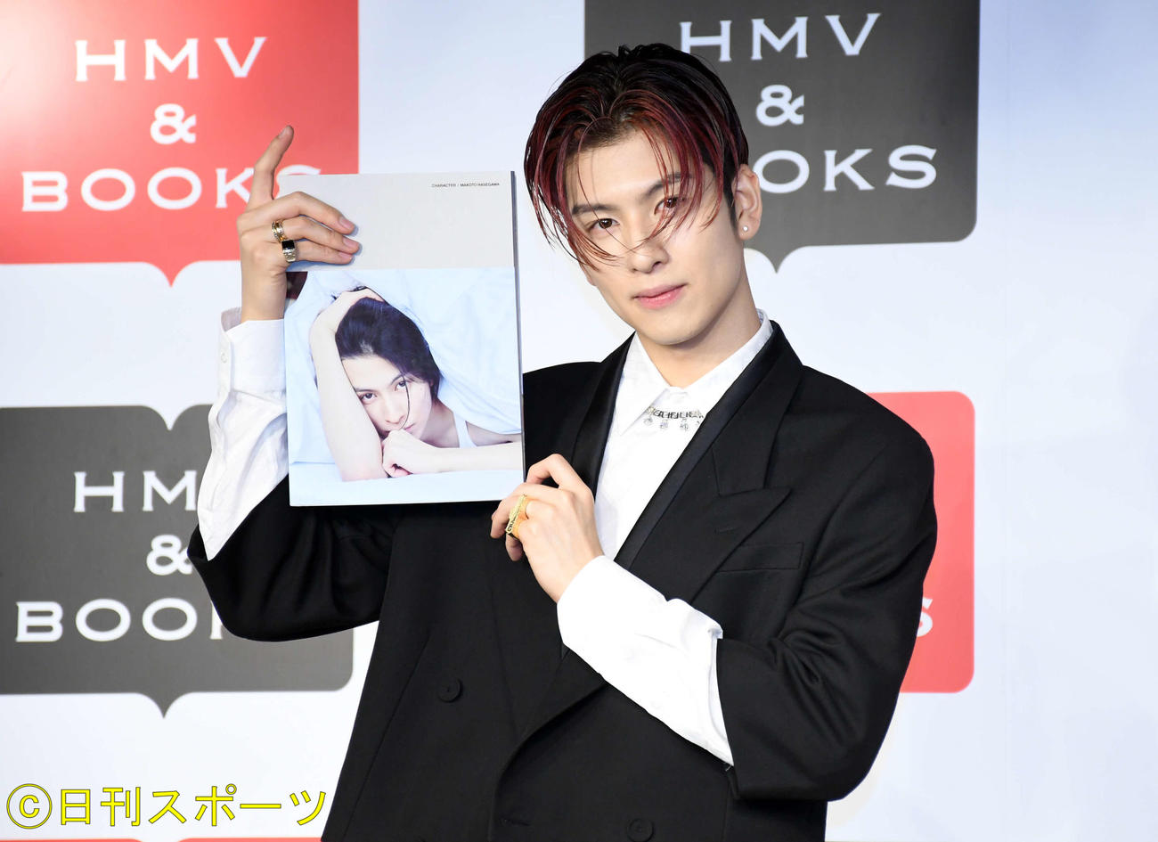 ファースト写真集「CHARACTER」発売イベントに出席したTHE RAMPAGE長谷川慎（撮影・大友陽平）