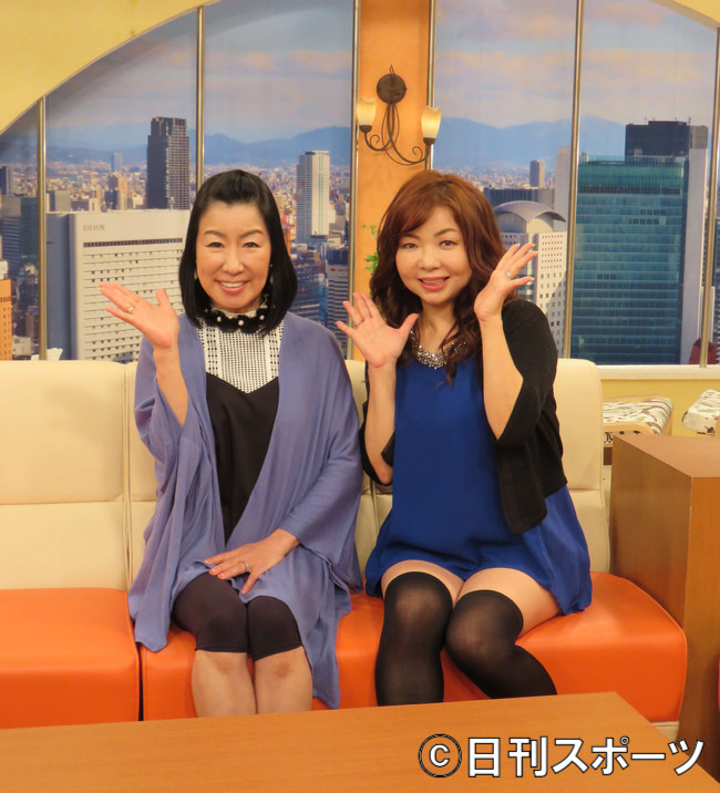 ハイヒールのリンゴ（左）とモモコ（2016年2月）