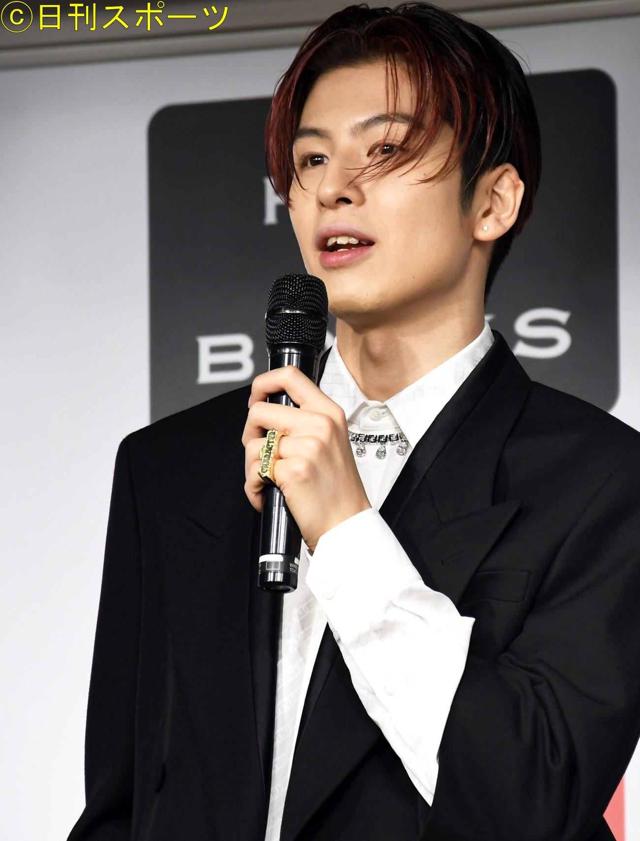 ファースト写真集「CHARACTER」発売イベントに出席したTHE RAMPAGE長谷川慎（撮影・大友陽平）