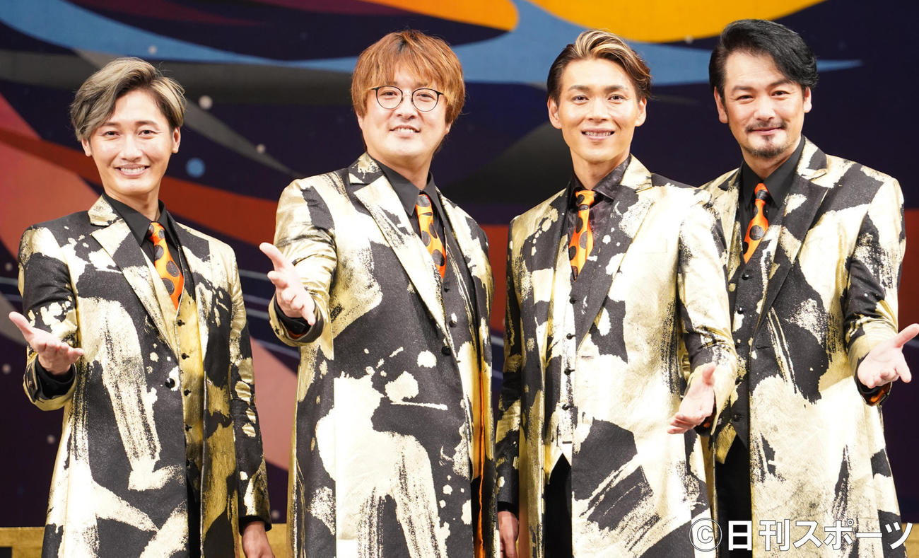 左から純烈の後上翔太、酒井一圭、白川裕二郎、小田井涼平（2021年7月撮影）