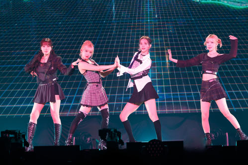 初来日公演を開催したaespa。左からGISELLE、NINGNING、KARINA、WINTER