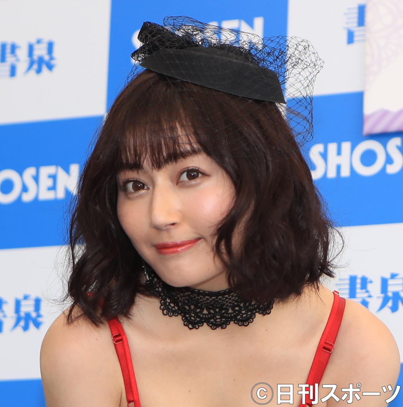 写真集「Queens」の発売記念イベントに出席した新藤まなみ（撮影・藤塚大輔）
