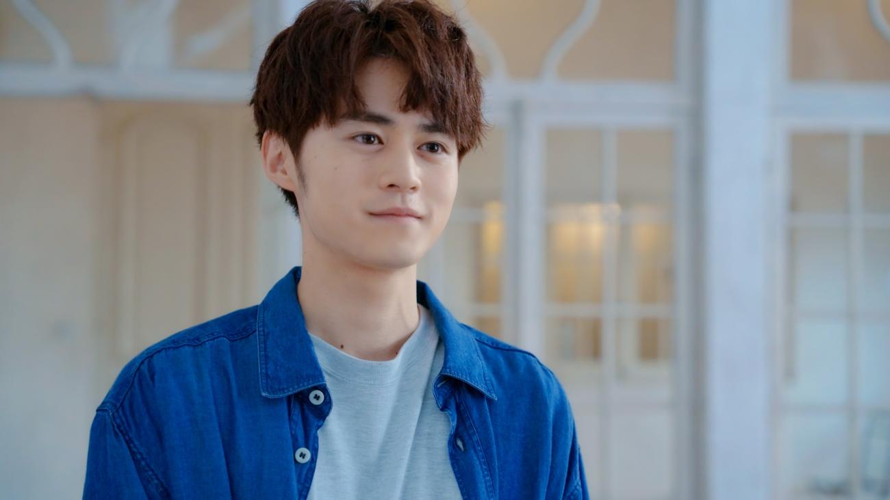 鈴木鈴木の新曲「サイレンビート」とスズキ「ワゴンRスマイル」のコラボレーションMVに出演した鈴鹿央士