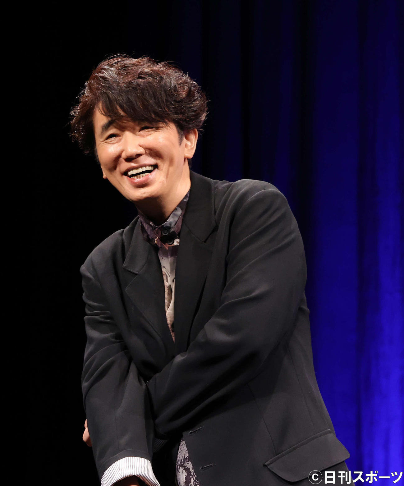 映画「アキラとあきら」完成披露舞台あいさつに臨むユースケ・サンタマリア（撮影・河田真司）