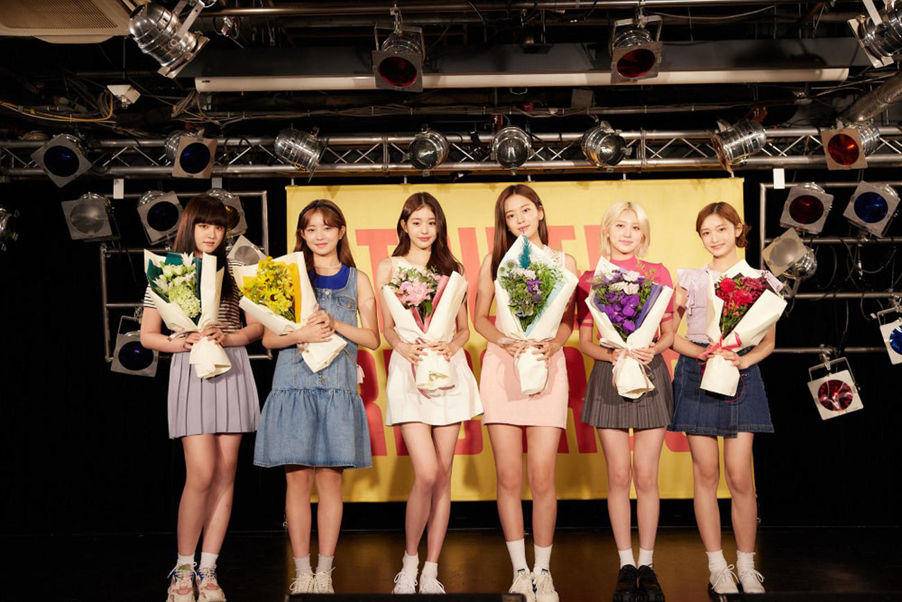 渋谷に降臨したIVE。左からリズ、レイ、ウォニョン、ユジン、ガウル、イソ
