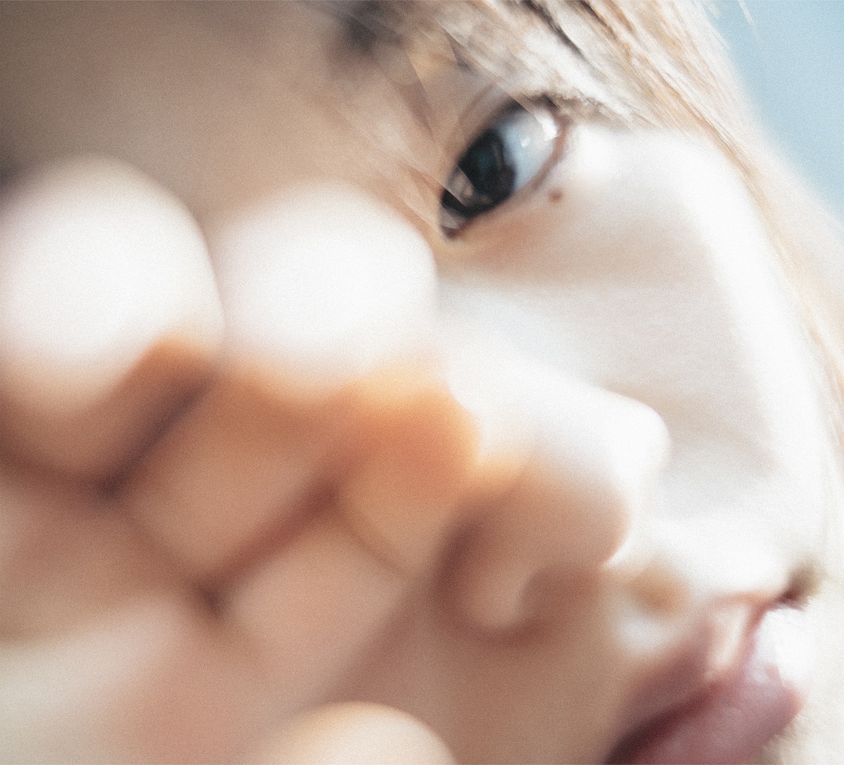 森七菜のファーストフルアルバム「アルバム」初回盤ジャケット写真