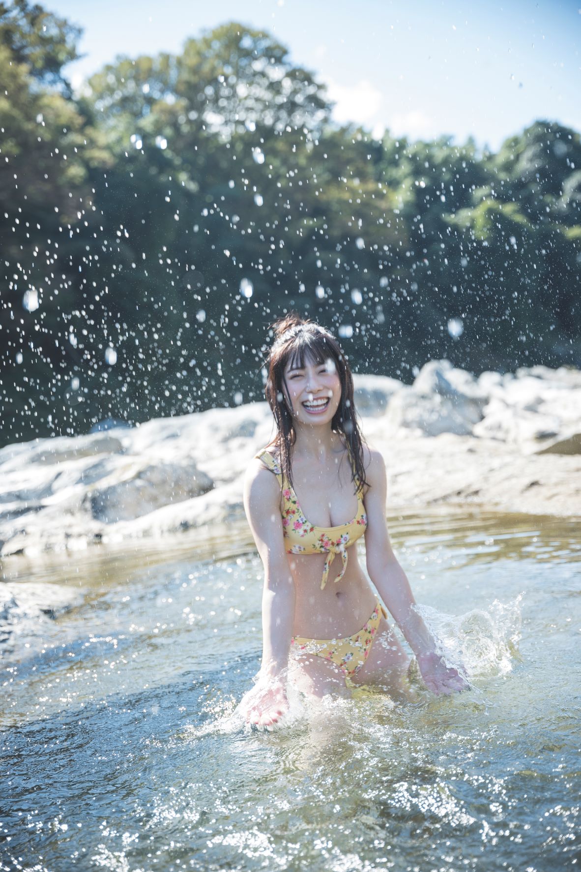 日向坂46東村芽依ファースト写真集「見つけた」の水着カット
