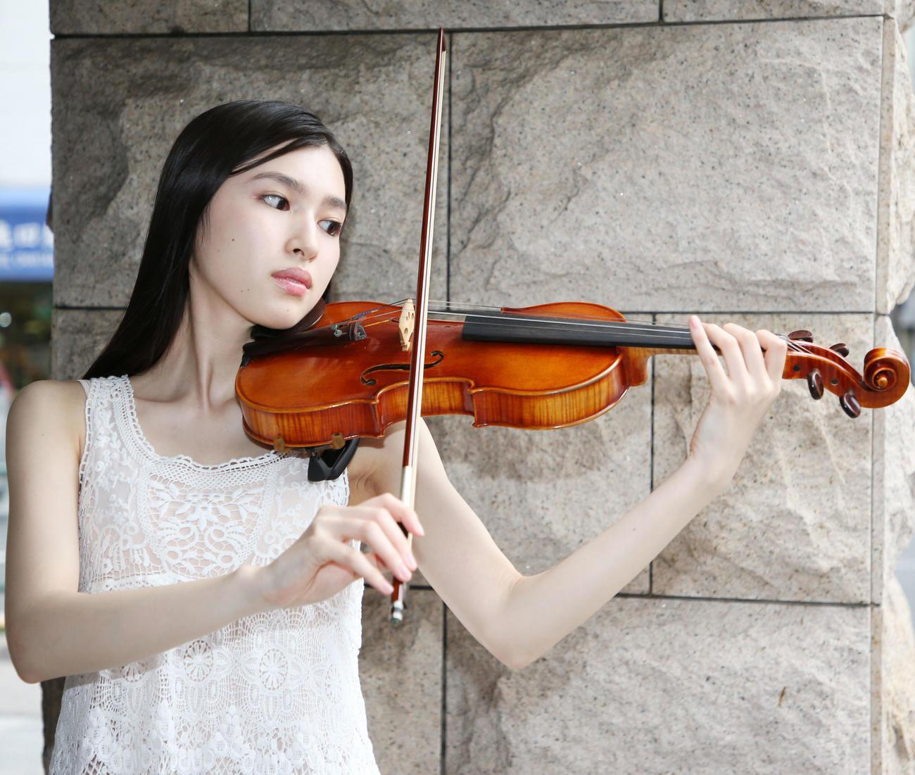 長見玲亜 音大生役のため毎日4時間バイオリン特訓 お嬢さまより憧れは かっこいい悪女 ドラマ 日刊スポーツ 長見玲亜 音大生役のため毎日4時間バイオリン特訓 お嬢さまより憧れは かっこいい悪女 ドラマ 日刊スポーツ