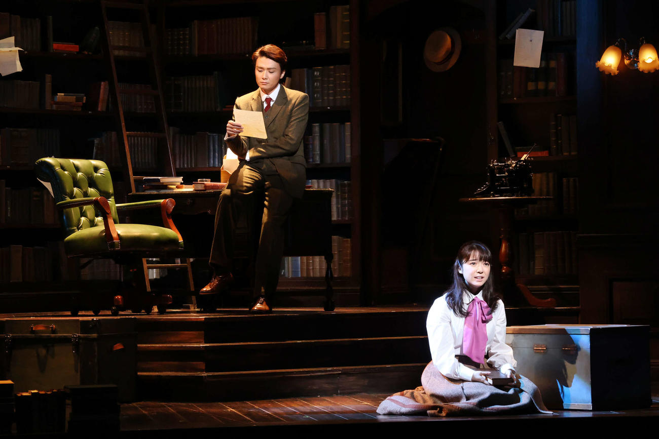 井上芳雄（左）、上白石萌音が出演するミュージカル「ダディ・ロング・レッグズ」の公開通し稽古（東宝演劇部提供）