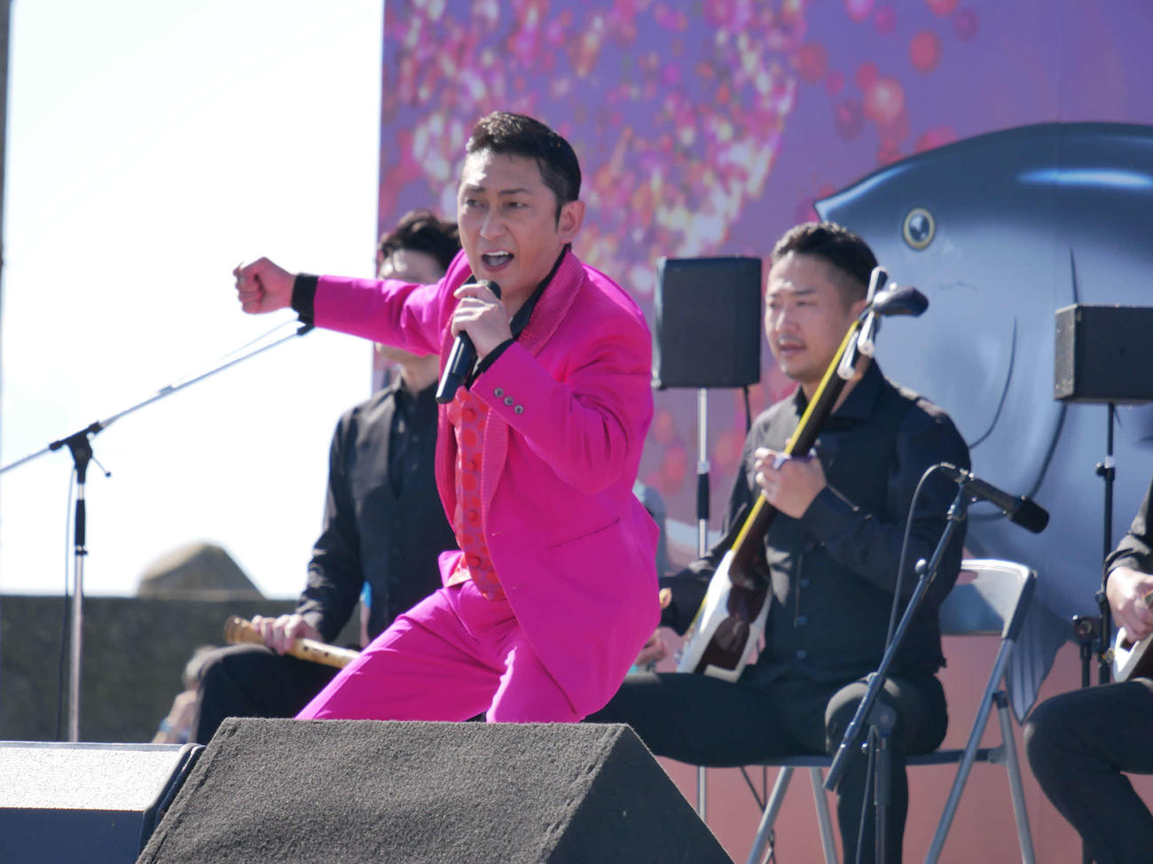 青森県大間町で初の歌謡ショーを開催した福田こうへい