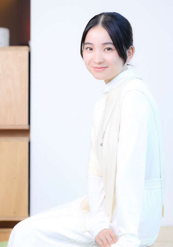 取材に応じた福地桃子（撮影・河田真司）