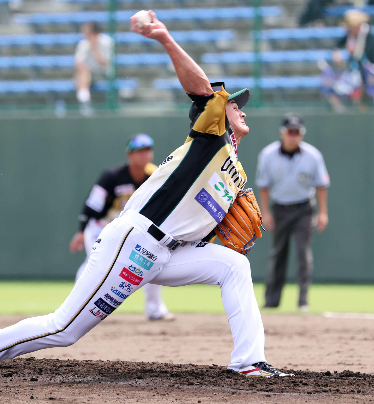 22年8月14日、BC栃木対埼玉武蔵　力投するBC栃木先発のティモンディ高岸宏行