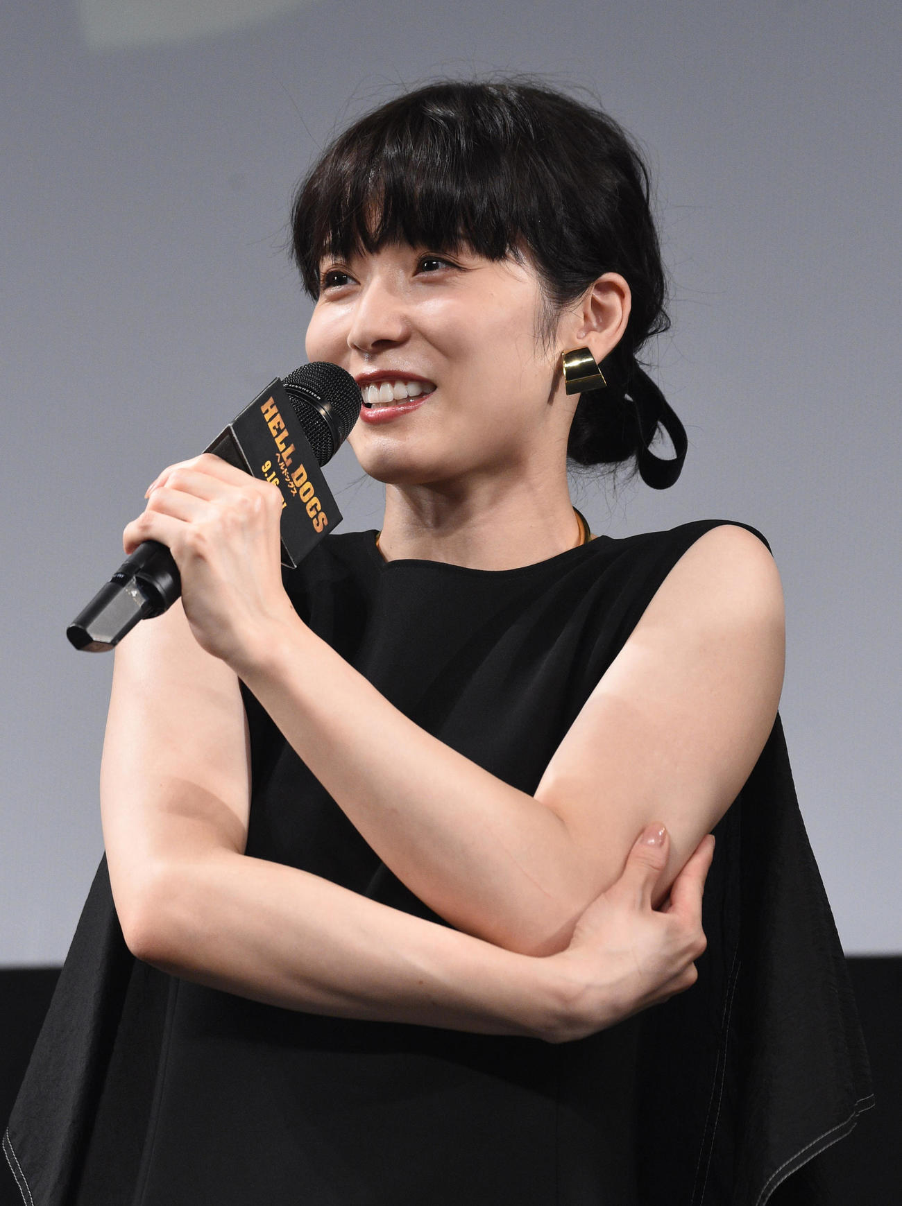 映画「ヘルドッグス」のイベントであいさつする松岡茉優（撮影・柴田隆二）