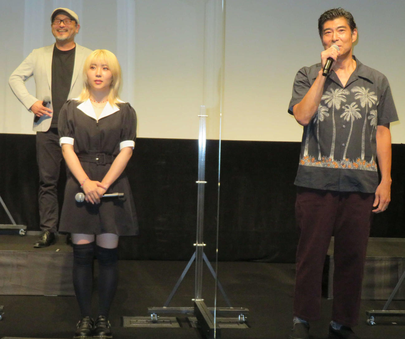 「ROMAN PORNO NOW」祭りトークイベントに登壇した、映画「愛してる！」の、左から白石晃士監督、川瀬知佐子、高嶋政宏（撮影・村上幸将）