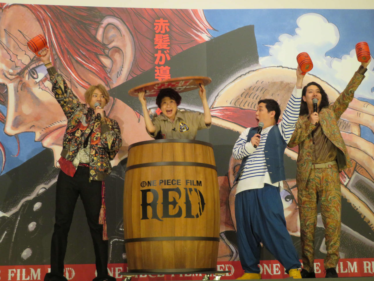 「ONE PIECE FILM RED　クラゲ海賊団の宴」に登壇した、左から山田裕貴、田中真弓、霜降り明星せいや、粗品（撮影・村上幸将）