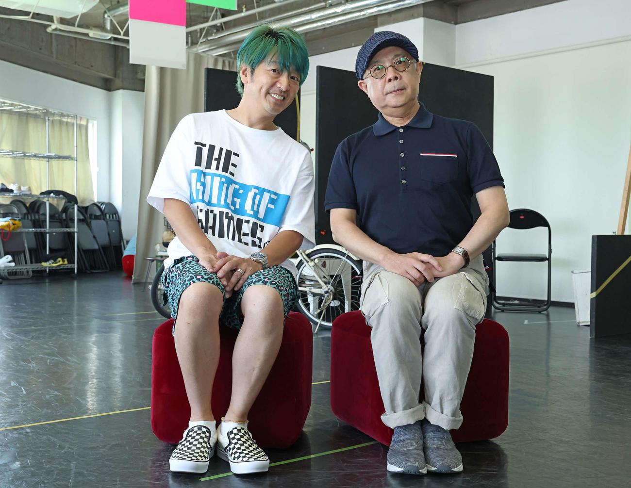 舞台「バック・トゥー・ザ・ホーム・ファイナル」で共演する川本成（左）と小堺一機（撮影・丹羽敏通）
