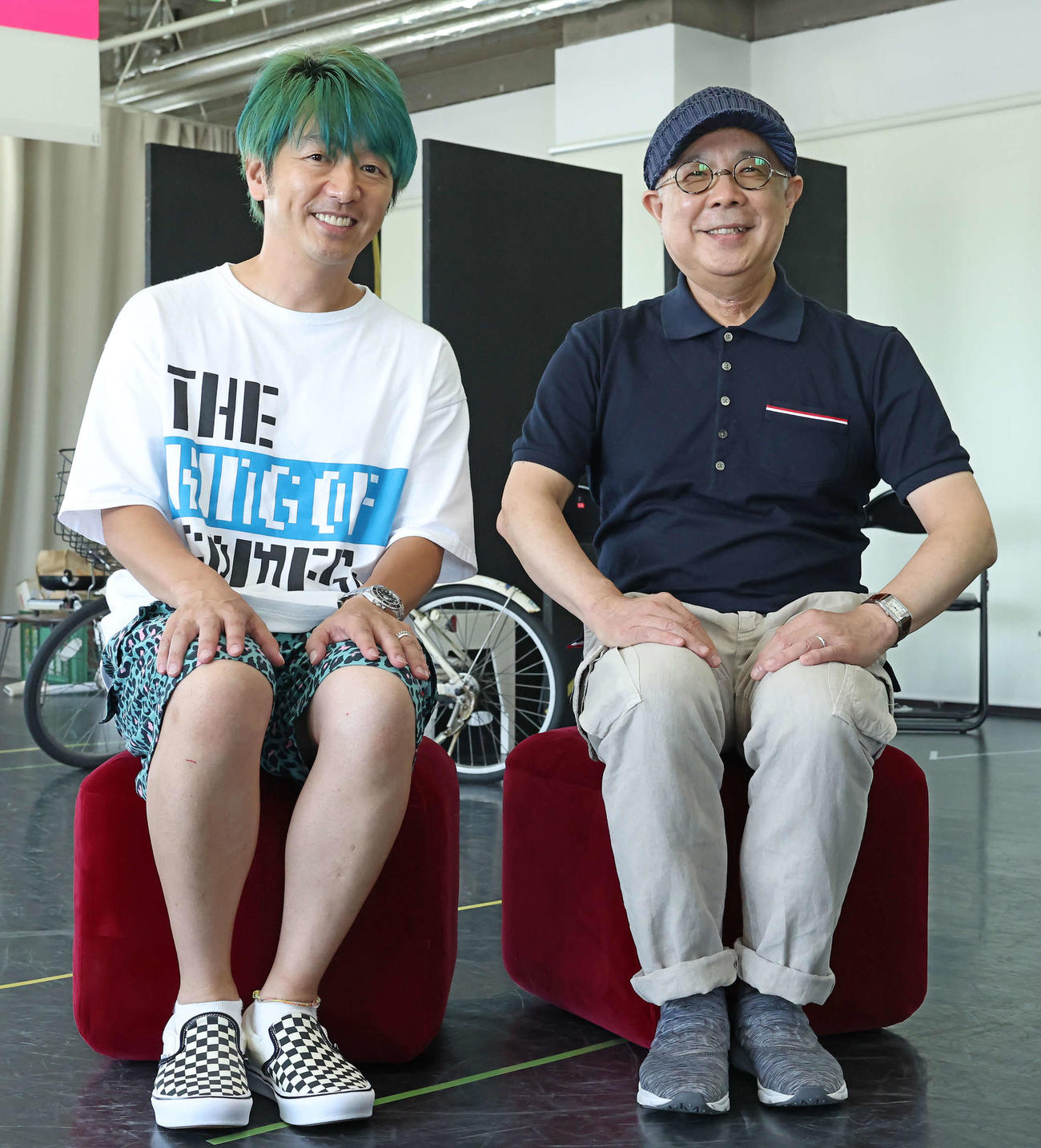 舞台「バック・トゥー・ザ・ホーム・ファイナル」で共演する川本成（左）と小堺一機（撮影・丹羽敏通）