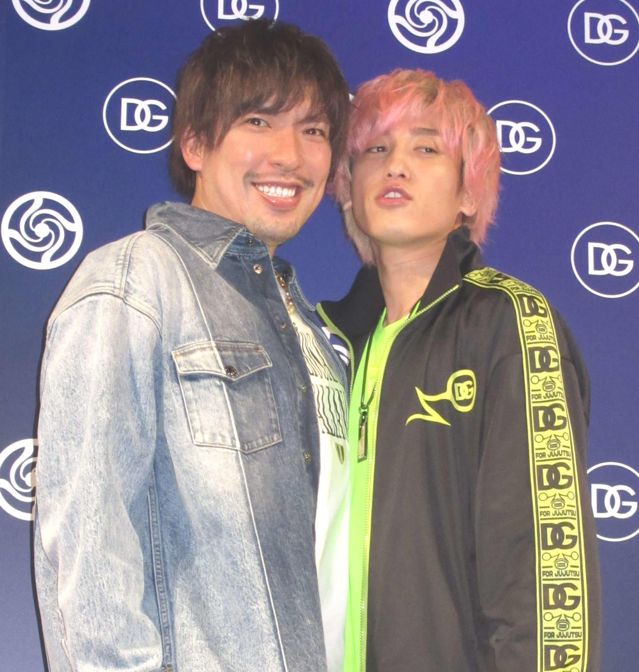 EXITのりんたろー。（左）と兼近大樹（2022年4月21日撮影）