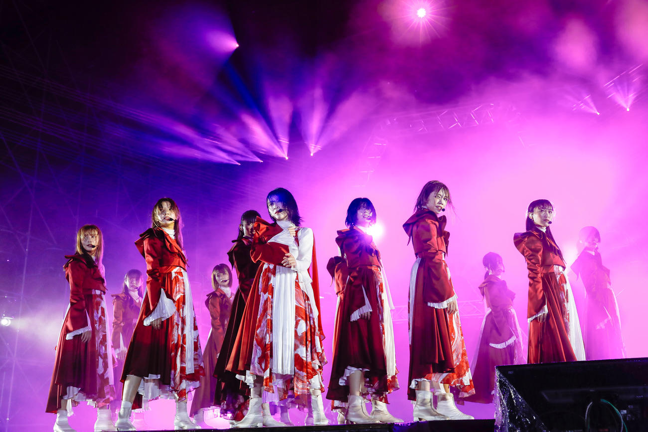 野外ライブ「W－KEYAKI FES．　2022」を開催した櫻坂46（撮影・上山陽介氏）