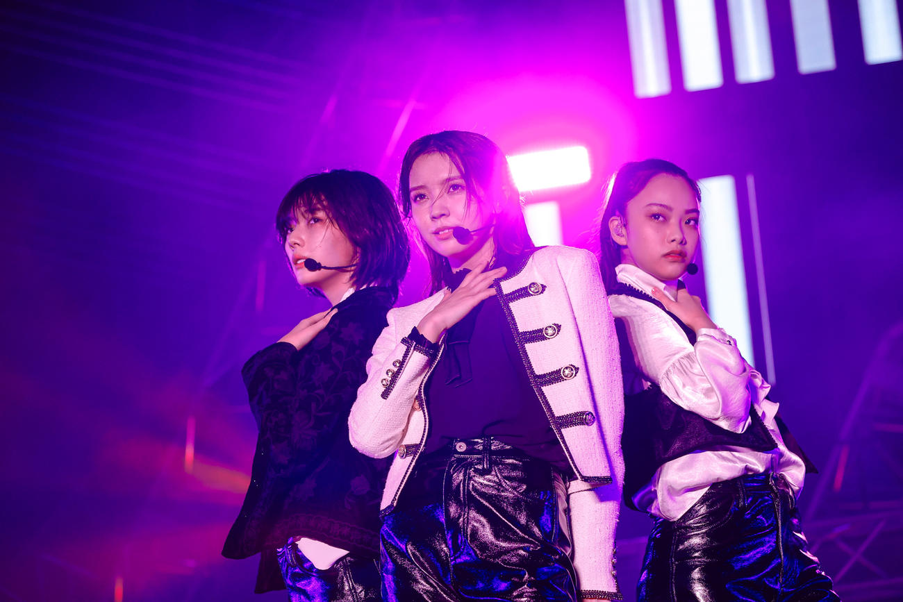 野外ライブ「W－KEYAKI FES．　2022」を開催した櫻坂46（撮影・上山陽介氏）