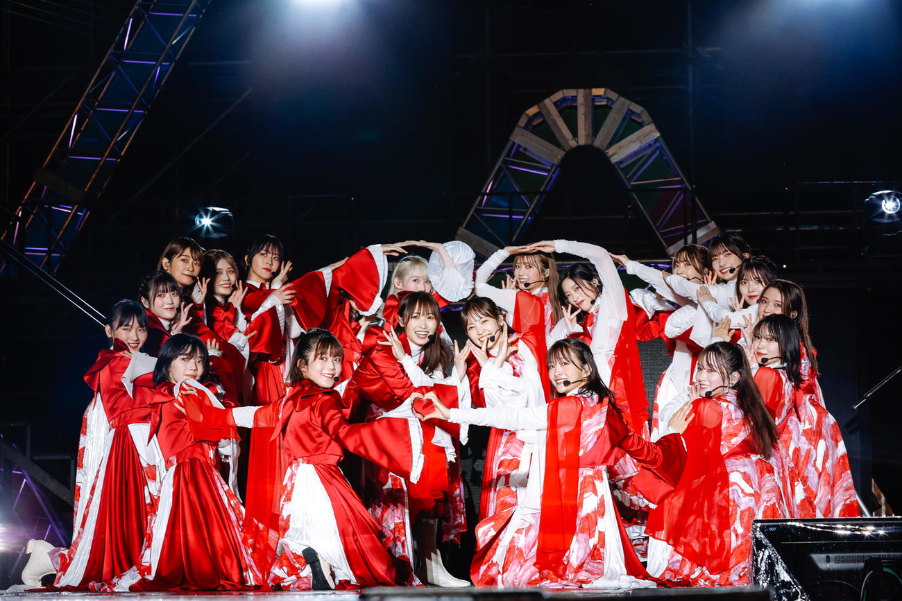野外ライブ「W－KEYAKI FES．　2022」を開催した櫻坂46（撮影・上山陽介氏）