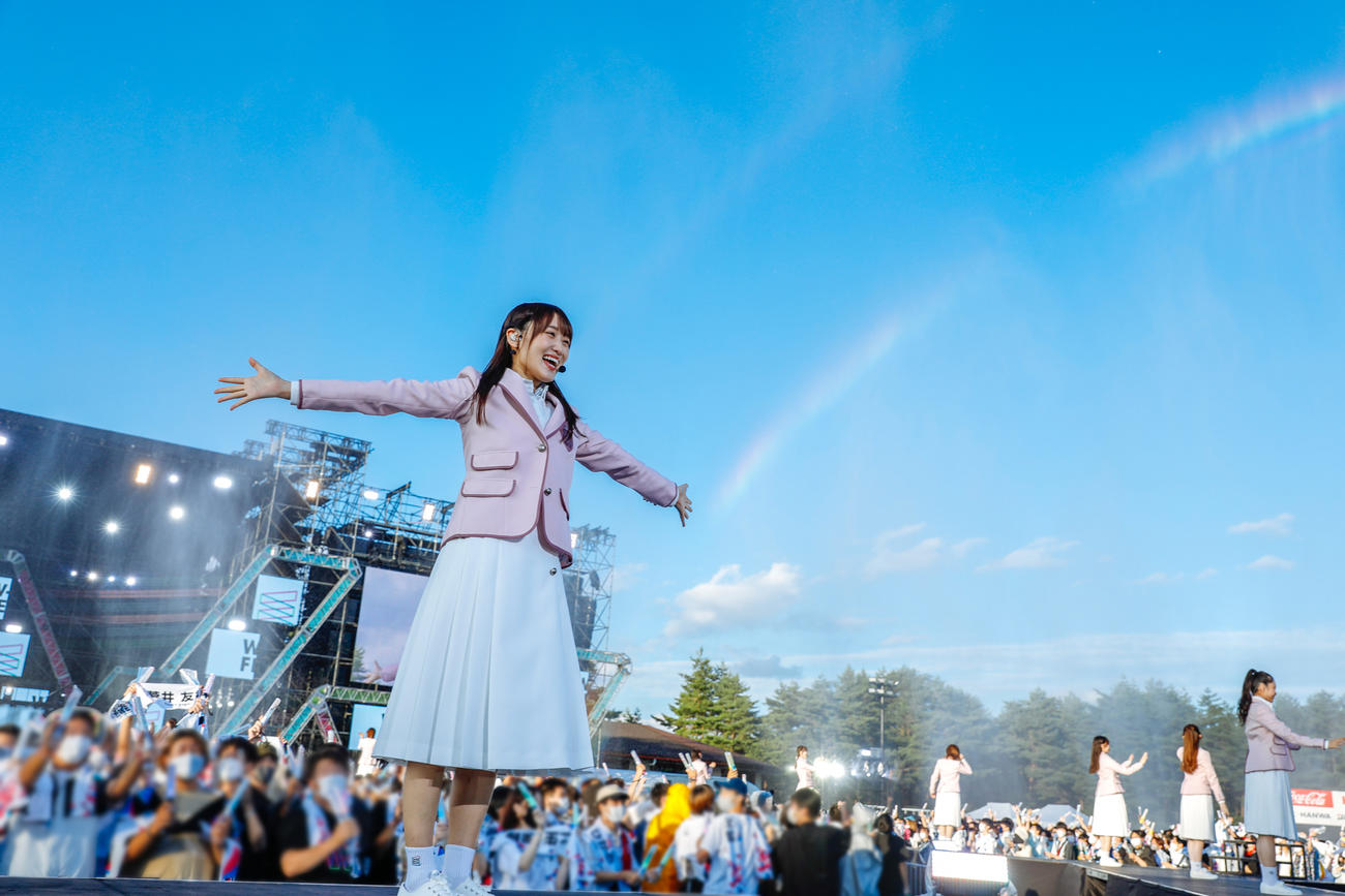 野外ライブ「W－KEYAKI FES．　2022」を開催した櫻坂46（撮影・上山陽介氏）