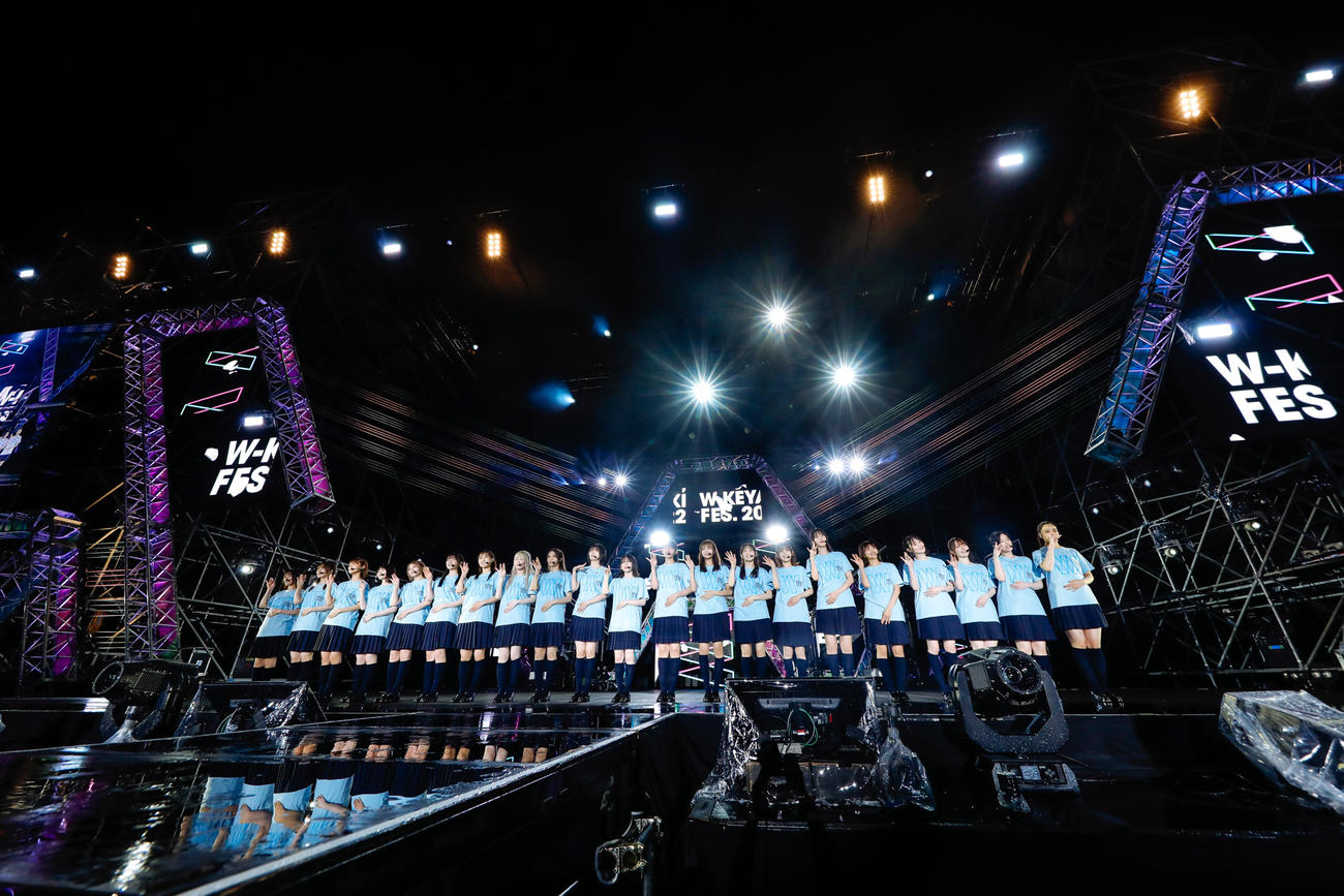 野外ライブ「W－KEYAKI FES．　2022」を開催した櫻坂46（撮影・上山陽介氏）