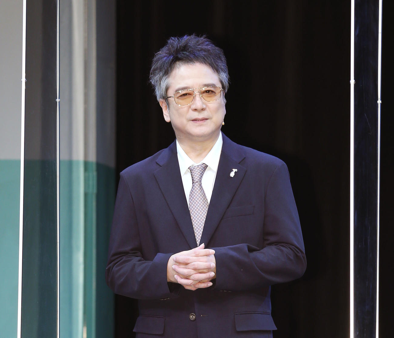 舞台「サラリーマンナイトフィーバー」囲み取材に出席した錦織一清（撮影・宮地輝）