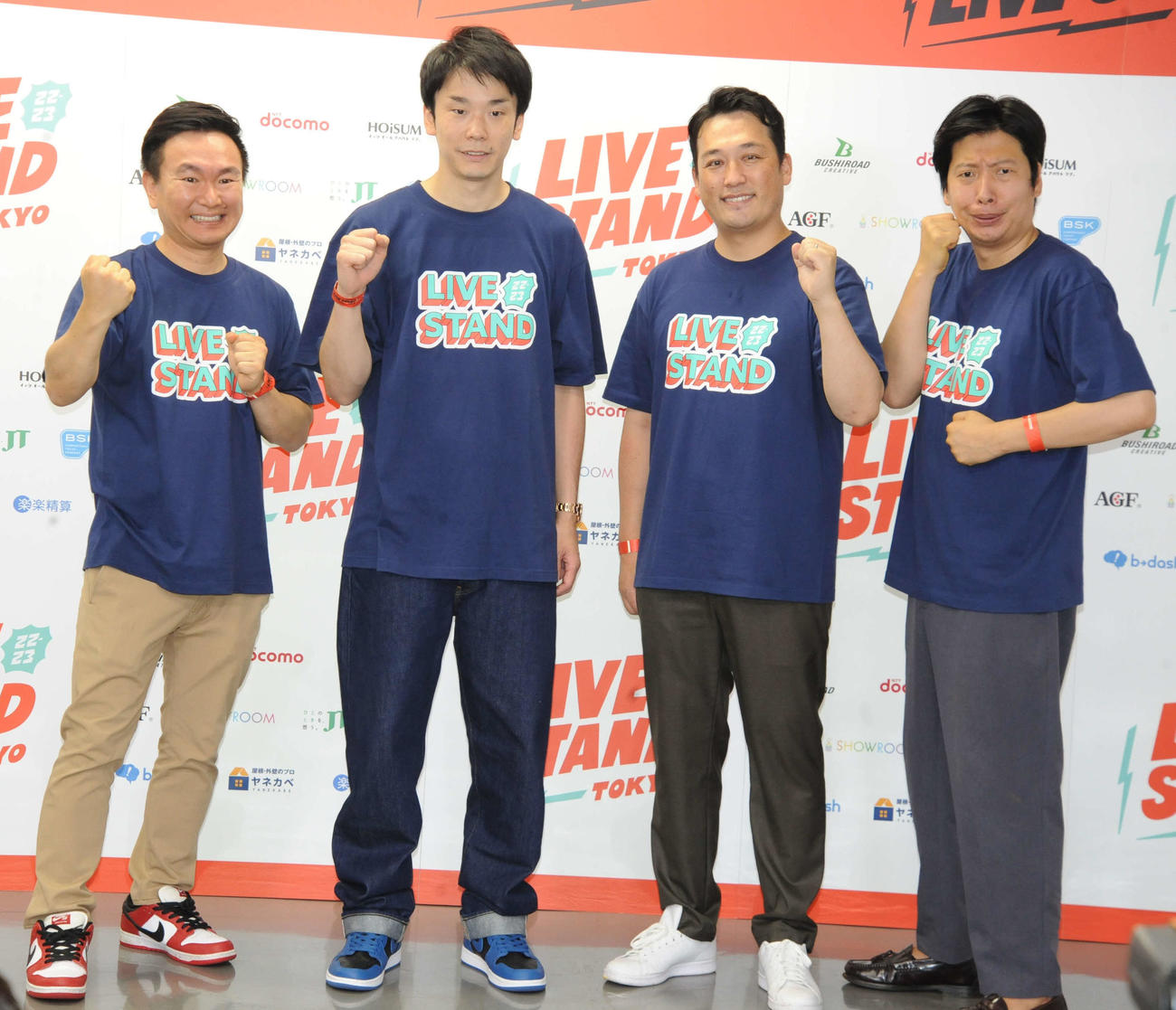 吉本興業のお笑いフェス「LIVE STAND 22－23」東京公演に出演した、左からかまいたちの山内健司、濱家隆一、藤崎マーケットの田崎佑一、トキ（撮影・松尾幸之介）