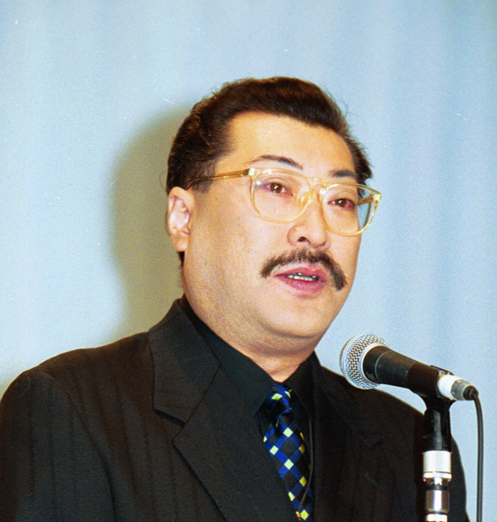桑野信義（2002年2月撮影）