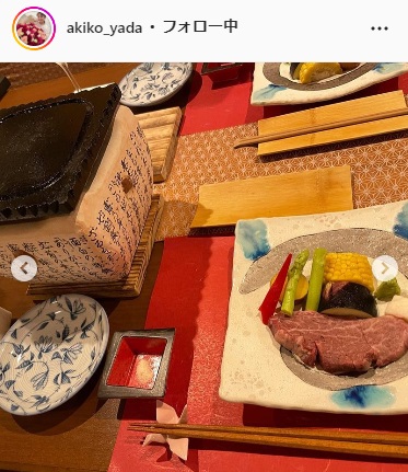 矢田亜希子 パープル基調のワンピース姿を披露 楽しみにしていたお仕事 ご当地グルメに舌鼓 芸能写真ニュース 日刊スポーツ