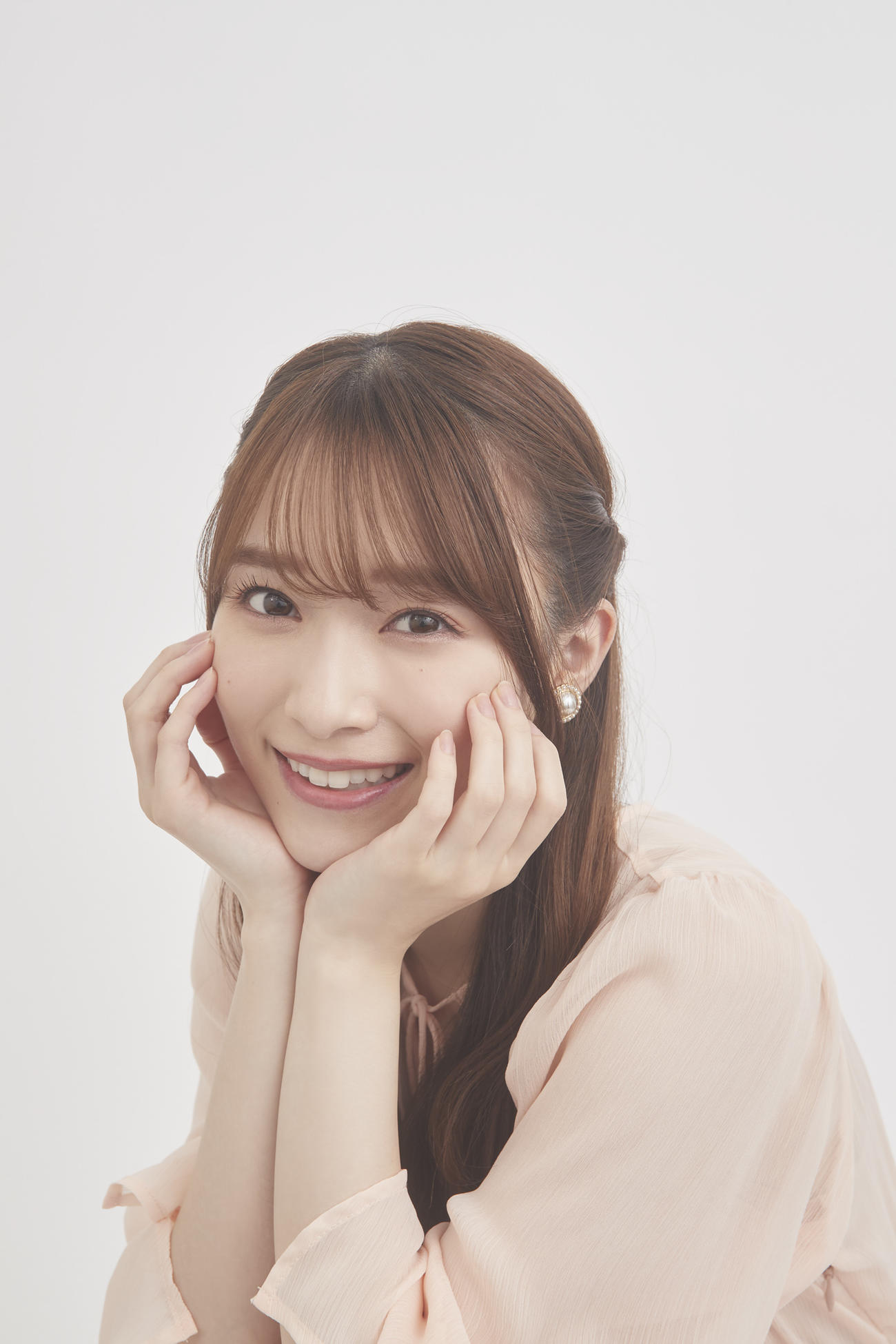 ファースト写真集「笑顔のグー、チョキ、パー」の刊行記念オンライン取材会を行った櫻坂46守屋麗奈（C）Seed　＆　Flower LLC／竹書房　東京祐氏撮影