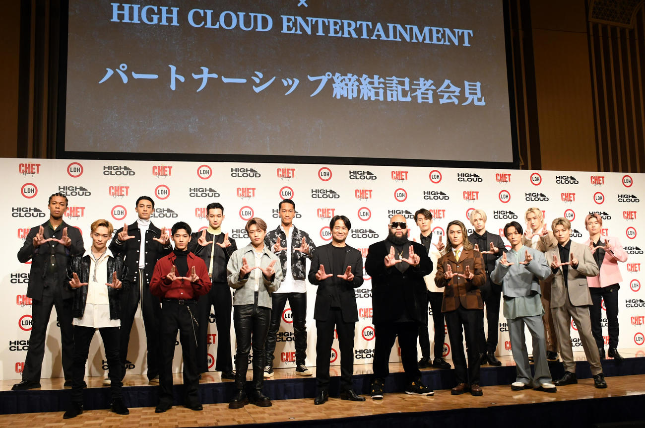 「HIGH CLOUD ENTERTAINMENT」とパートナーシップを締結したLDH JAPAN。BALLISTIK BOYZ（右）とPSYCHIC FEVER（左）の現地での武者修行も決定している