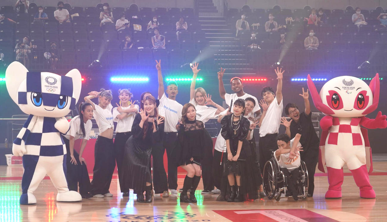 東京2020パラリンピック1周年記念イベントに出席したLittle Glee Monsterら（撮影・佐藤成）
