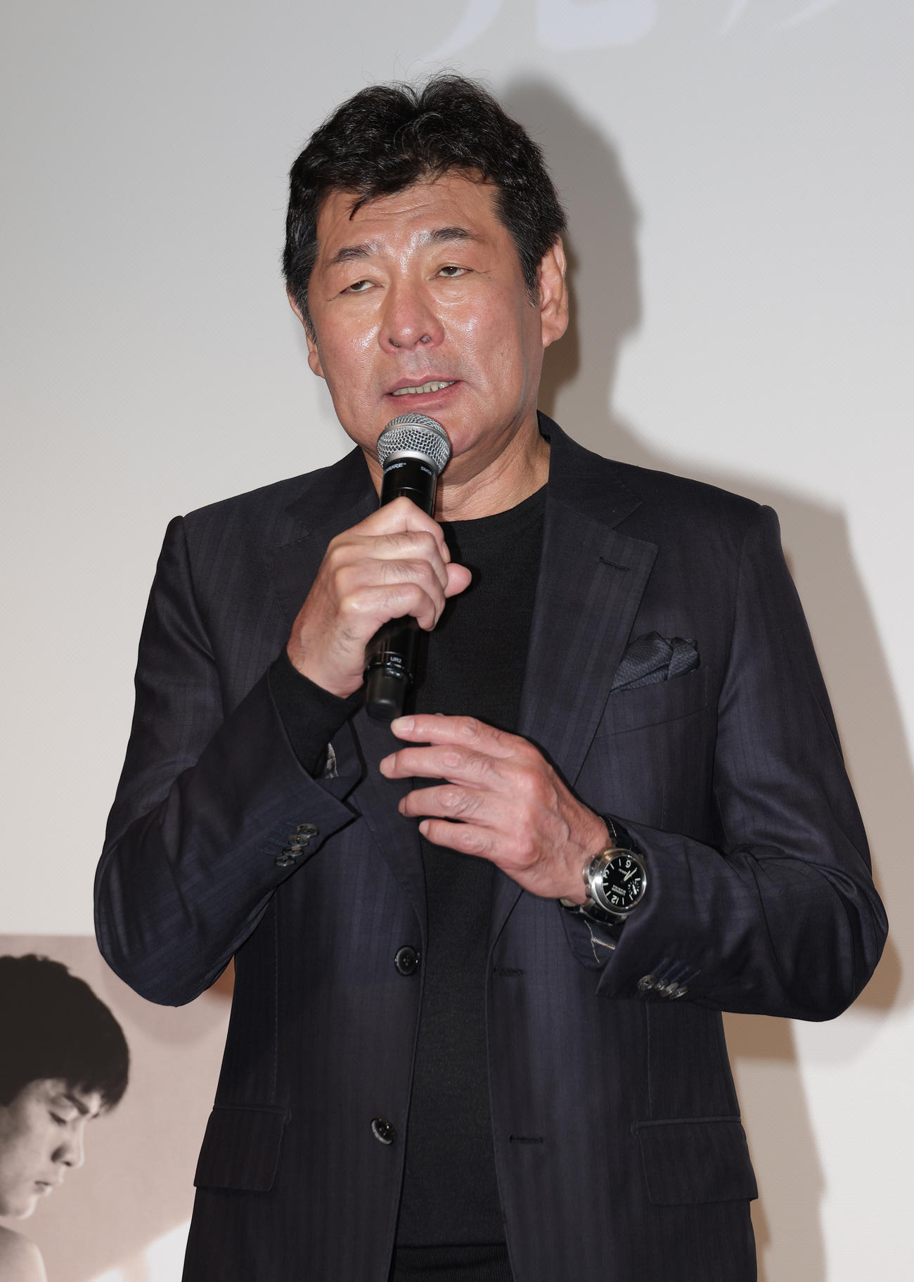 映画「AKAI」の舞台あいさつを行う赤井英和（撮影・中島郁夫）