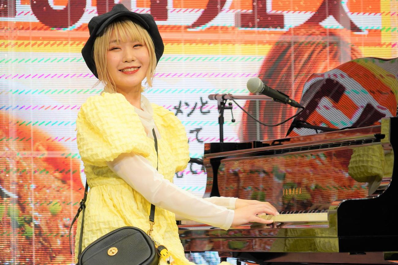 「ラーメン記念日」を祝した無料オンラインライブを行ったハラミちゃん（撮影・佐藤成）