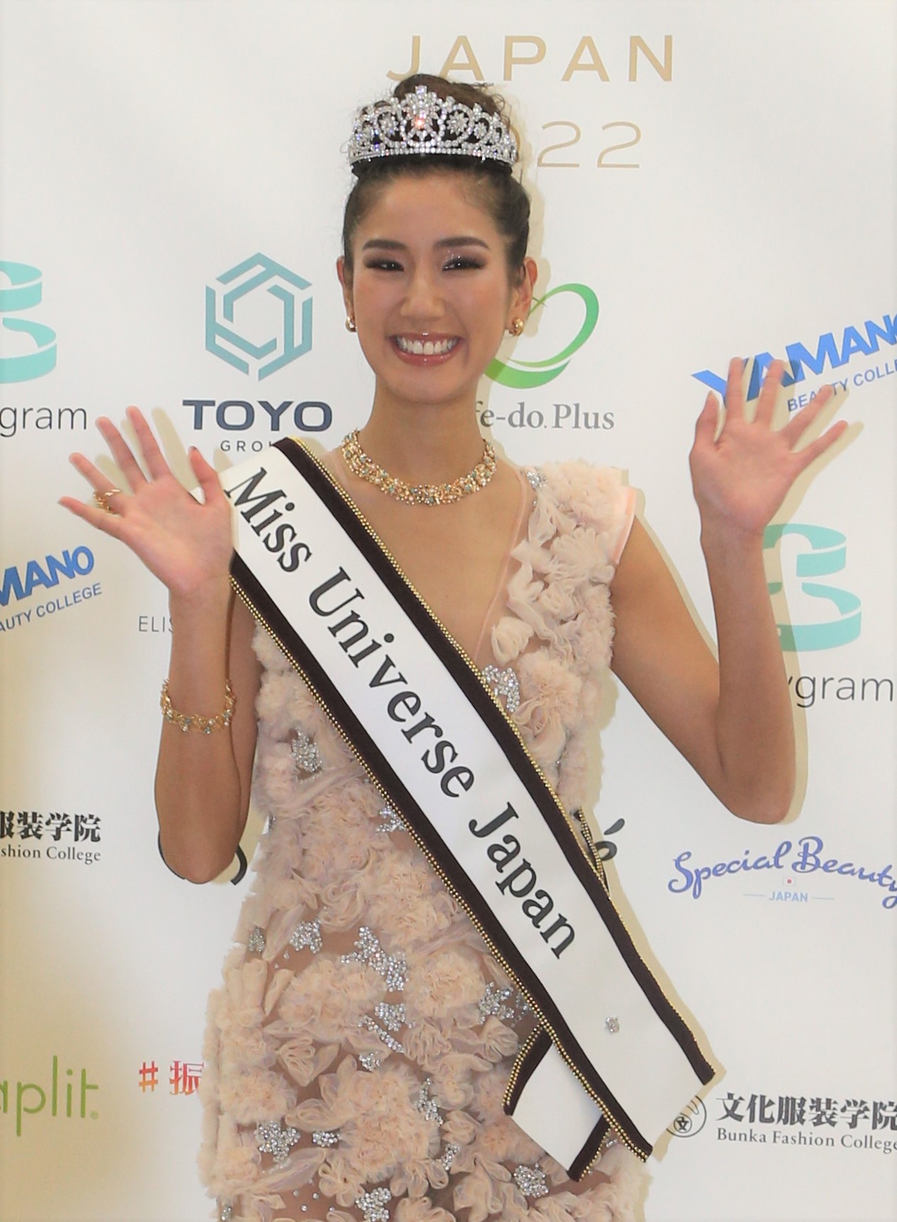 「2022　ミス・ユニバース・ジャパンファイナル」で日本代表に決まった坂本麻里ベレンさん（撮影・藤塚大輔）