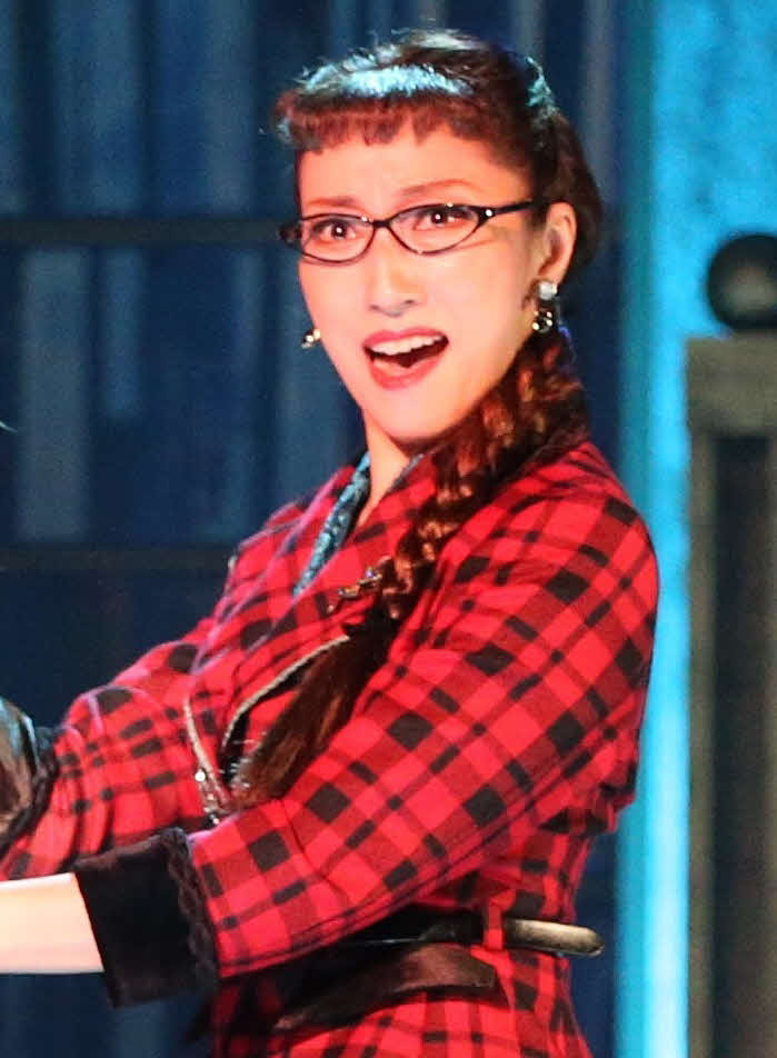 舞台「8人の女たち」の公開ゲネプロでオーギュスティーヌ役を演じる水夏希（撮影・藤塚大輔）