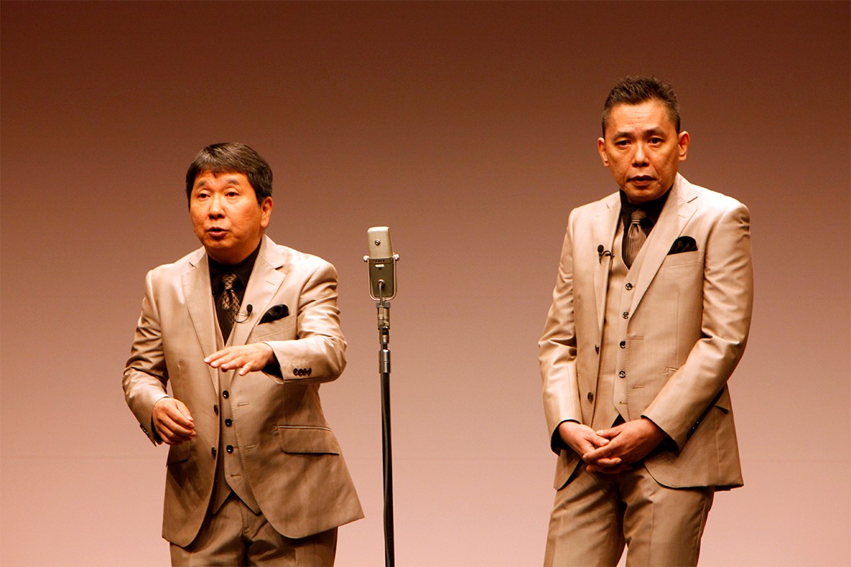爆笑問題の田中裕二（左）と太田光