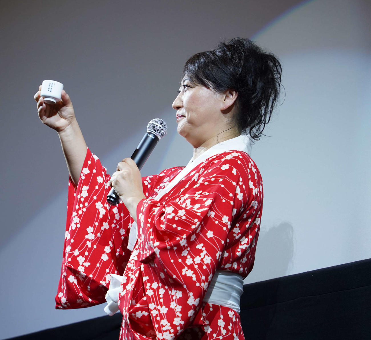 故五社英雄監督の没後30年に向けたプロジぇクト「五社英雄　情念の軌跡」のトークイベントに登壇した友近（撮影・佐藤勝亮）