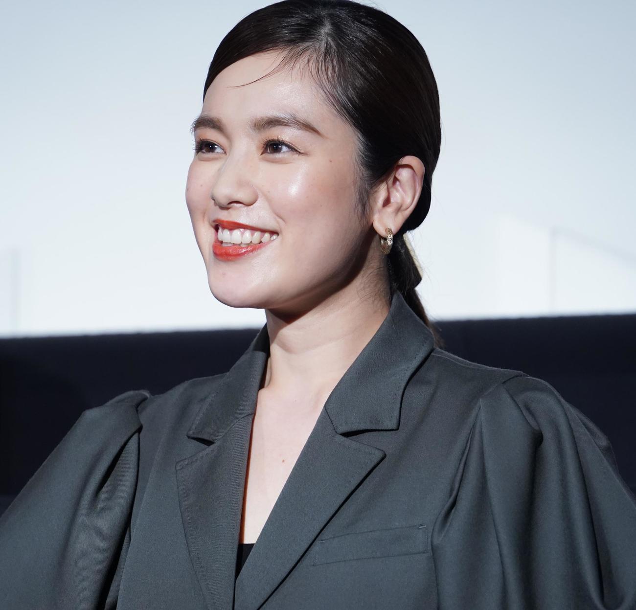 映画「オカルトの森へようこそ　THE MOVIE」初日舞台あいさつに登壇した、筧美和子（撮影・佐藤勝亮）