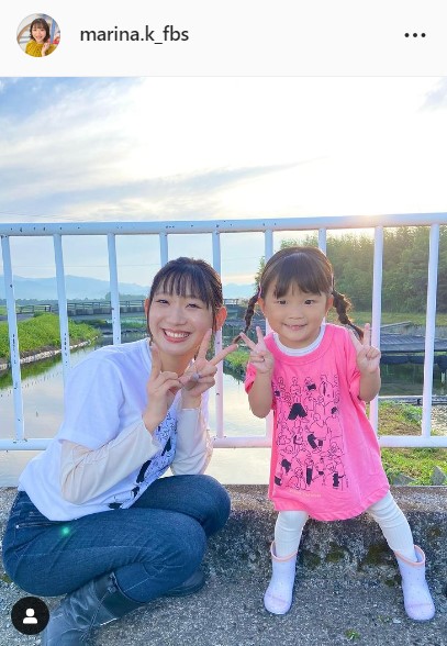 4歳の歌姫、村方乃々佳と小林茉里奈アナのツーショット