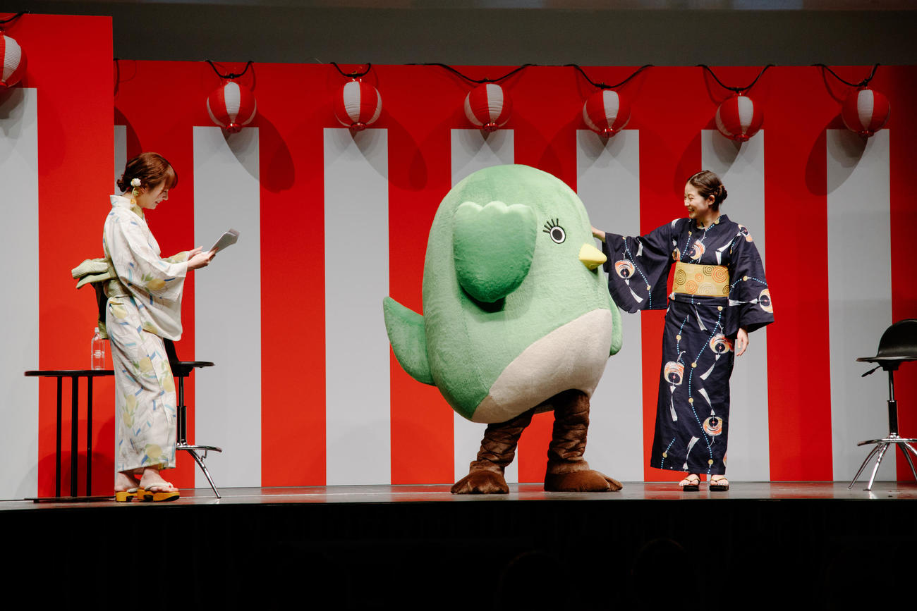 初のリアルファンクラブイベントを開催した今田美桜（右）