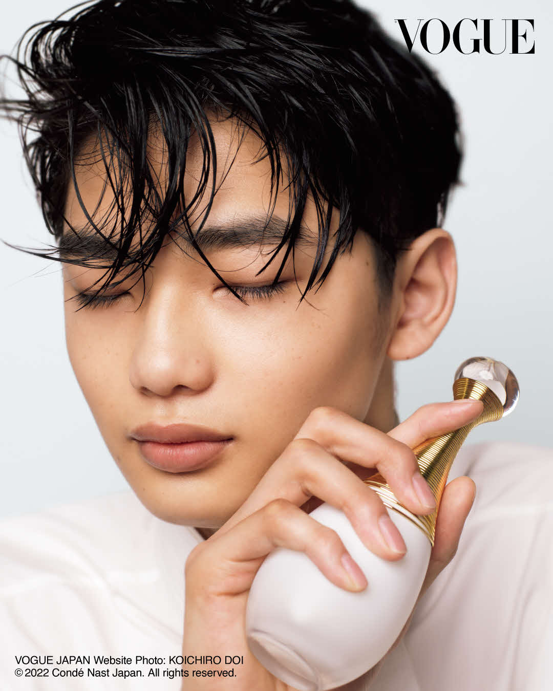 「VOGUE JAPAN」リニューアル第1号の10月号でデビューした冨永愛の長男・章胤