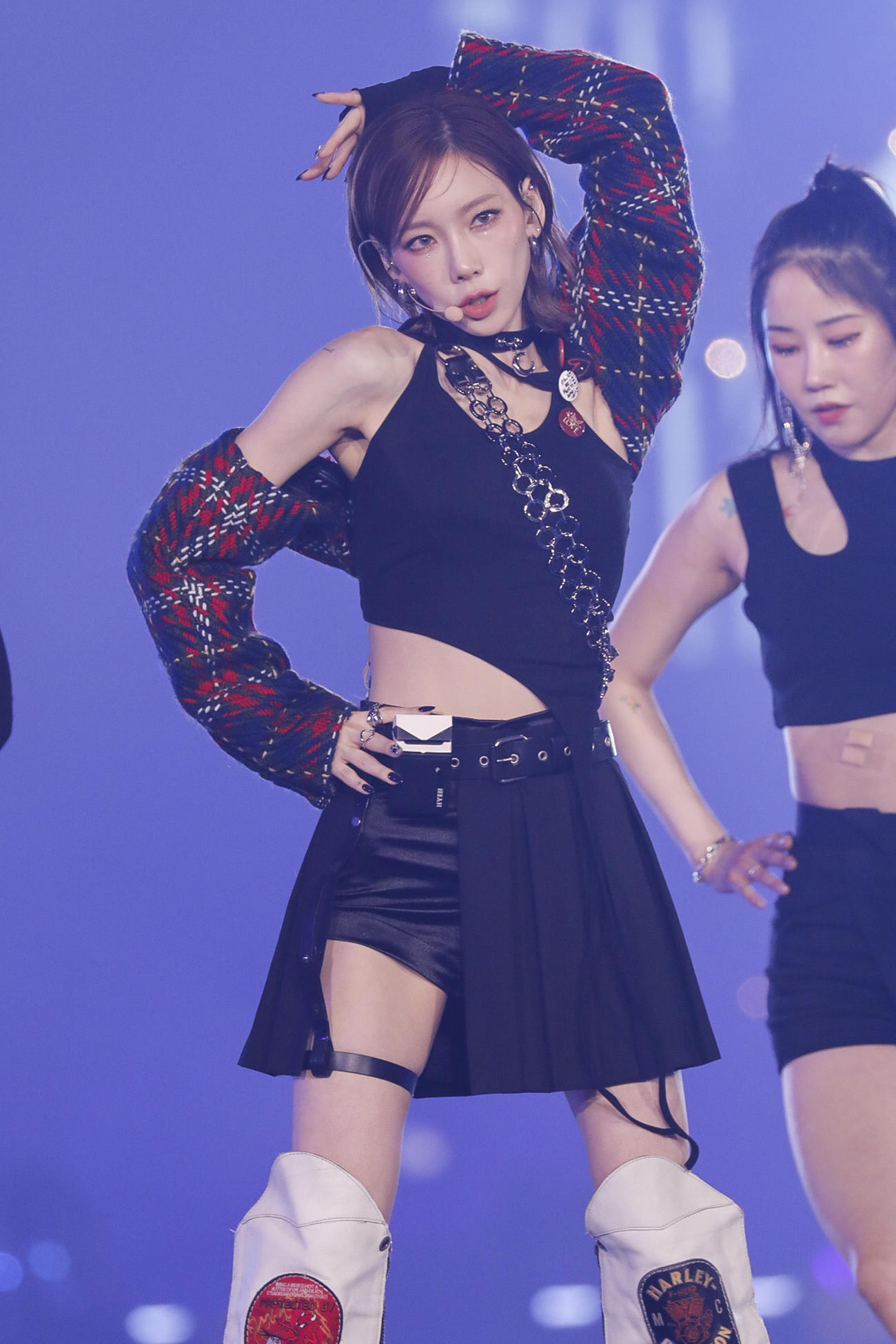 「SMTOWN LIVE 2022：SMCU EXPRESS＠TOKYO」でパフォーマンスする、少女時代のTAEYEON