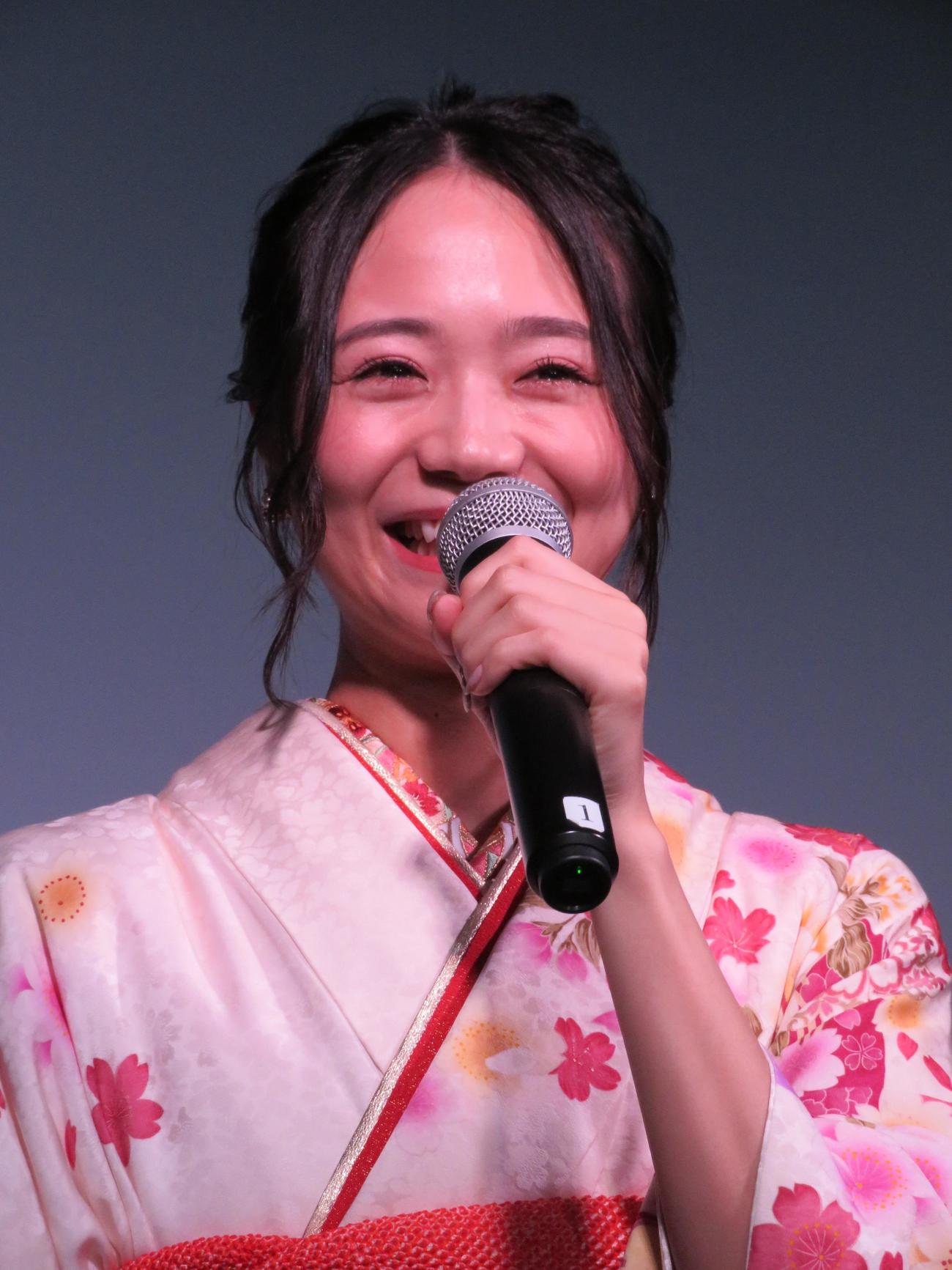 女優緑川静香（34）が30日、都内で、日本酒を抗酸化できる新システムの発表会に参加した。
