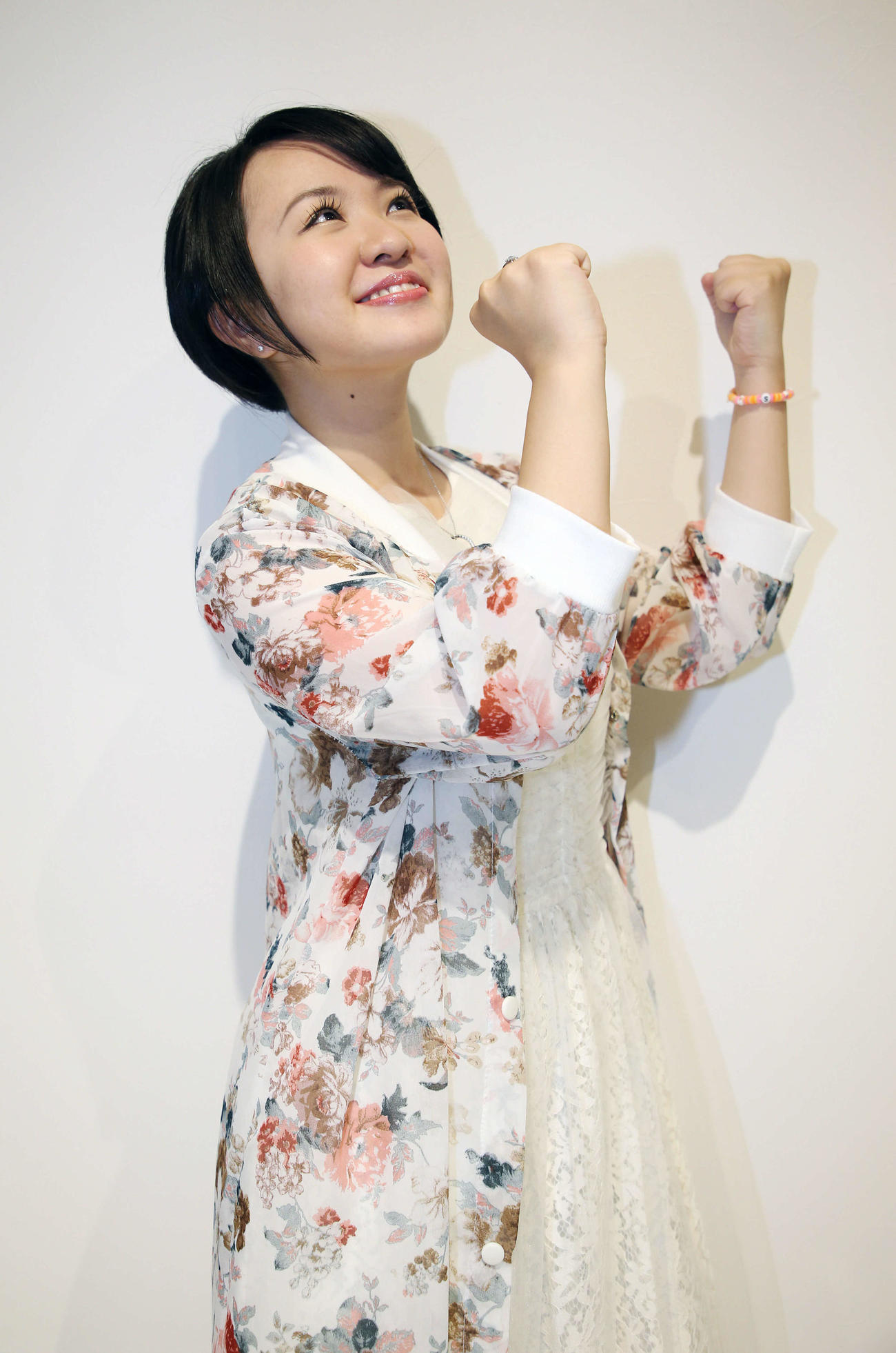 こぶしをきかせる、さくらまや（撮影・宮地輝）