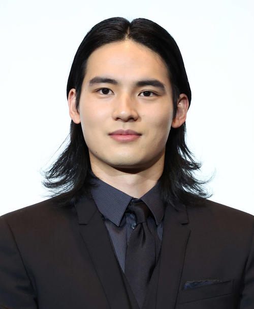 岡田健史が前倒しでスウィートパワーとの専属契約終了 今後は本名の