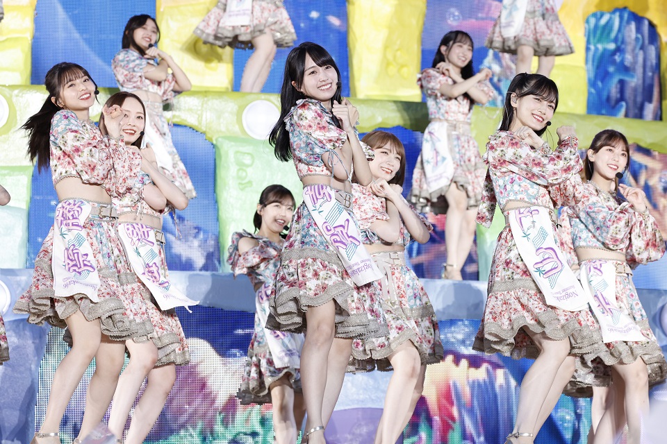 「真夏の全国ツアー2022」千秋楽でパフォーマンスする乃木坂46。手前左から齋藤飛鳥、賀喜遥香、山下美月