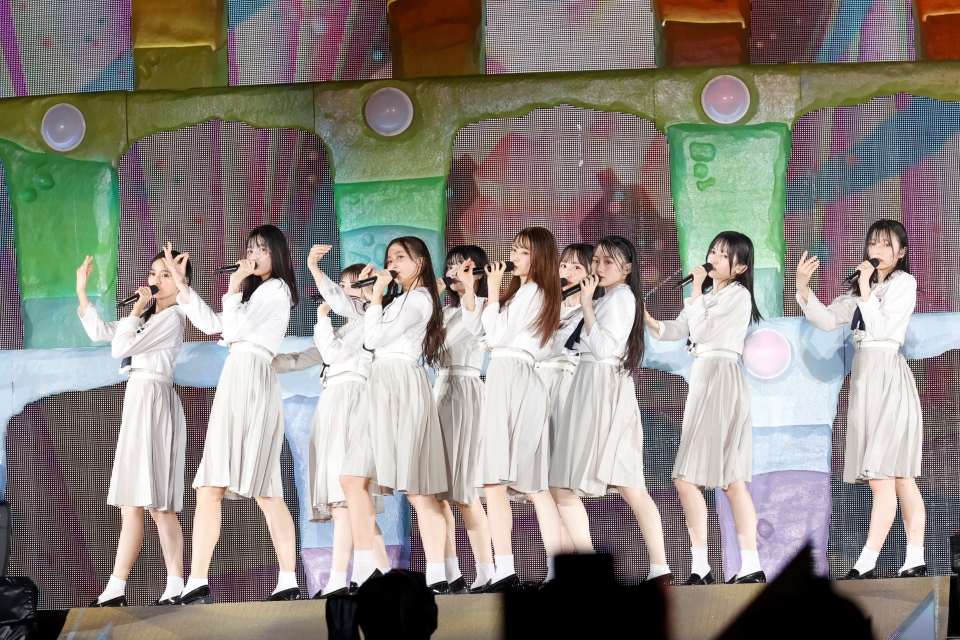 「真夏の全国ツアー2022」千秋楽でパフォーマンスする乃木坂46の5期生